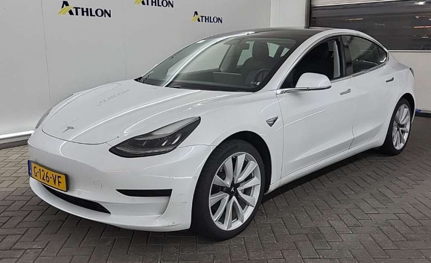 Tesla Model 3 STANDARD RANGE PL. RWD 4D 225KW