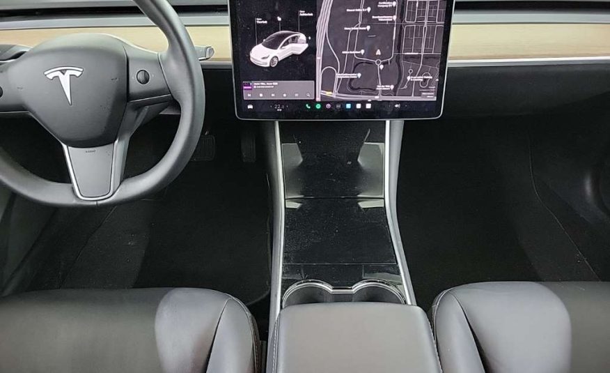 Tesla Model 3 STANDARD RANGE PL. RWD 4D 225KW