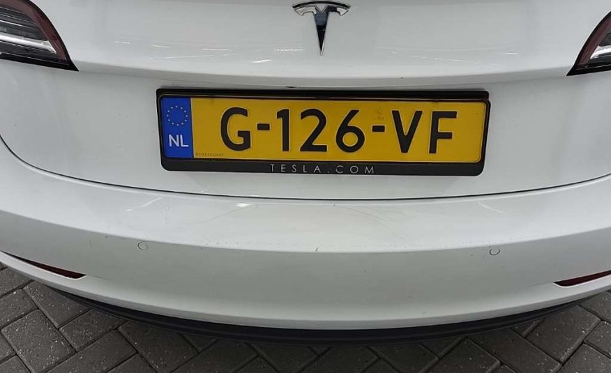 Tesla Model 3 STANDARD RANGE PL. RWD 4D 225KW